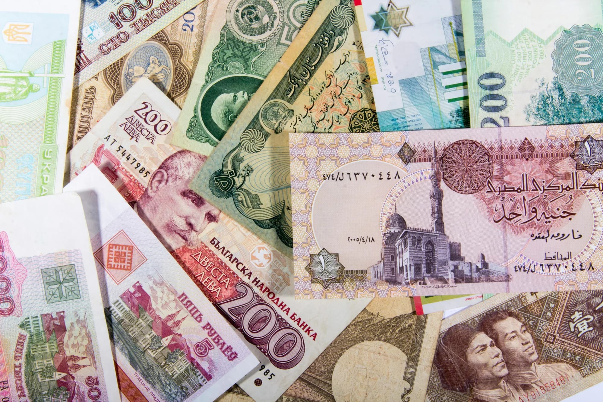 Assorted international paper currencies